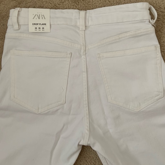 NWT ZARA MID RISE CROPPED FLAIR JEANS WHITE - Picture 2 of 5